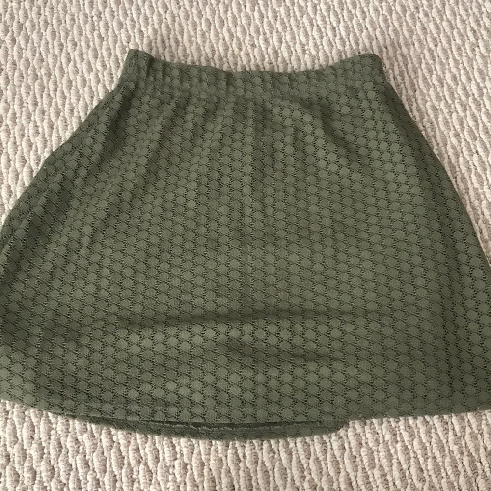 SUPER CUTE GREEN SKIRT